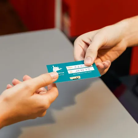 Hotelf1 Sud * Περπινιάν