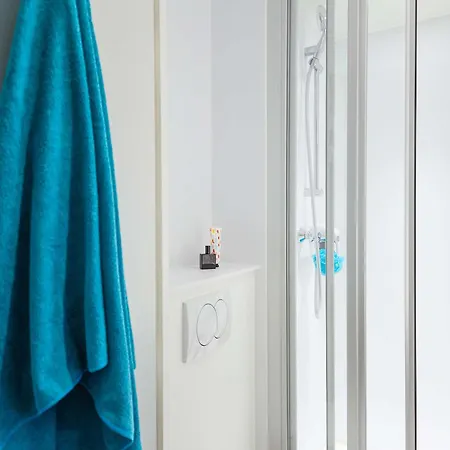 Hotelf1 Sud ホテル