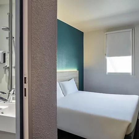 ホテル Hotelf1 Sud ペルピニャン