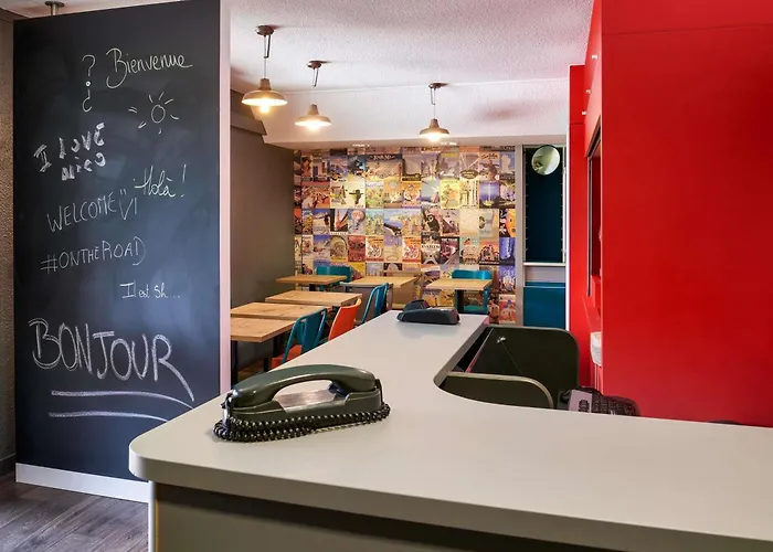 Отель Hotelf1 Sud *